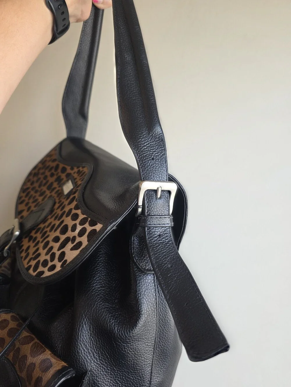 ✨ NWT Two Pretty Handcrafted Full Grain Leather Convertible Backpack ✨